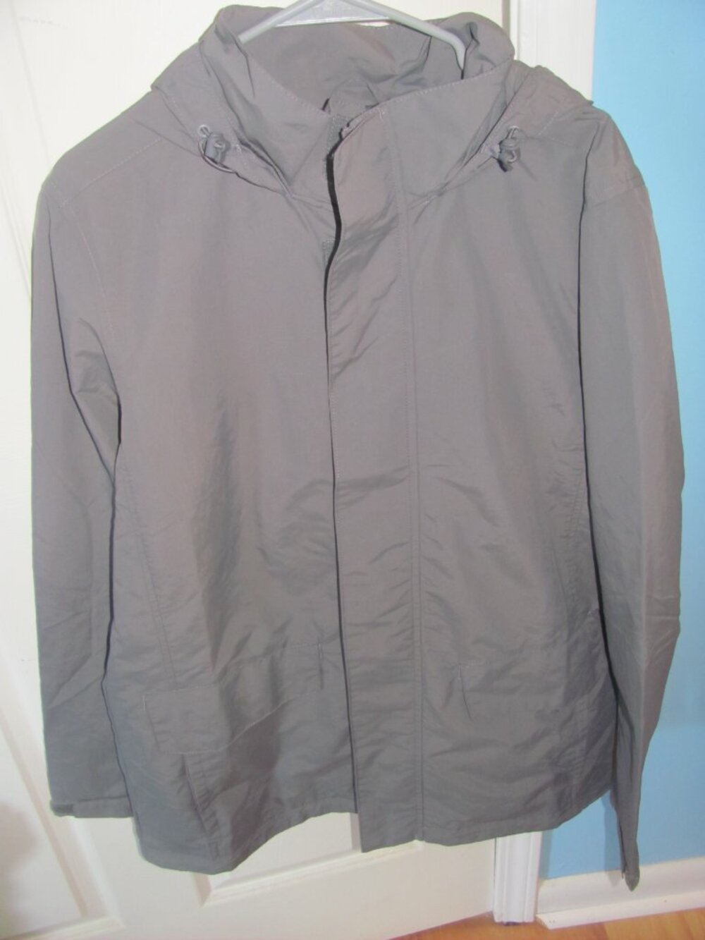 Lands End Full Zip Hooded Rain Jacket. NEW & UNWORN. Size Medium 38-40 Oeko Tex